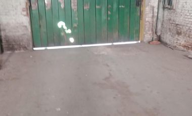 Galpón 300 M2 en  Madre Cabrini 1970, Tiro Suizo, Zona Sur.