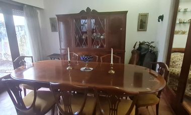 Gran oportunidad en Florida: casa de 4 ambientes con patio, terraza y cochera para refaccionar.