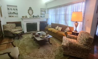 Gran oportunidad en Florida: casa de 4 ambientes con patio, terraza y cochera para refaccionar.