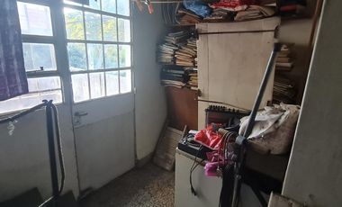 Gran oportunidad en Florida: casa de 4 ambientes con patio, terraza y cochera para refaccionar.