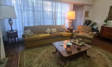 Gran oportunidad en Florida: casa de 4 ambientes con patio, terraza y cochera para refaccionar.
