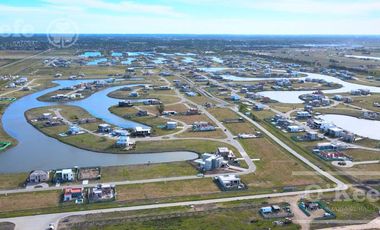 Lote a laguna en venta con posesión inmediata en venta en Sebastian Gaboto