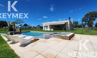 VENTA CASA 4 DORMITORIOS AREA 60  LA VICTORIA