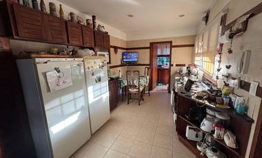 Casa 5 ambientes con pileta