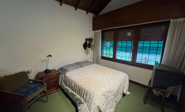 Casa 5 ambientes con pileta