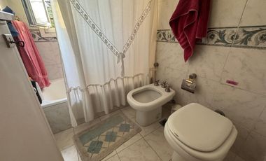 Casa 5 ambientes con pileta