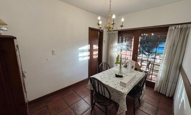 Casa 5 ambientes con pileta