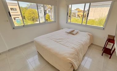 Propiedad en 2 Plantas a la Venta en Altos de Hudson I