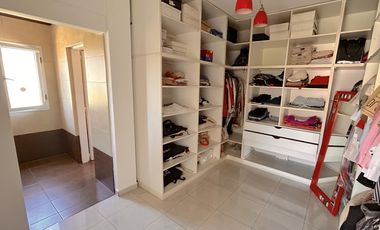 Propiedad en 2 Plantas a la Venta en Altos de Hudson I