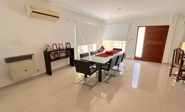 Propiedad en 2 Plantas a la Venta en Altos de Hudson I