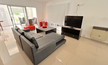 Propiedad en 2 Plantas a la Venta en Altos de Hudson I