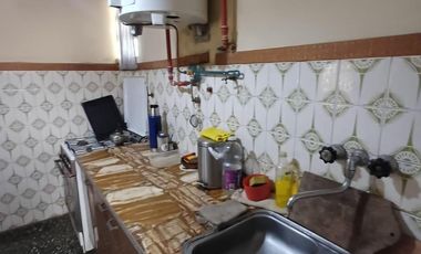 Casa en venta - 3 Dormitorios 1 Baño - Quilmes