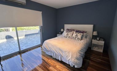 Excelente Propiedad en 2 Plantas con Piscina