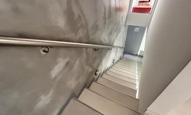 Excelente Propiedad en 2 Plantas con Piscina