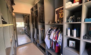 Excelente Propiedad en 2 Plantas con Piscina