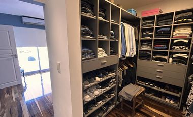 Excelente Propiedad en 2 Plantas con Piscina