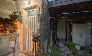 Casa de 4 dormitorios  con patio verde y cochera en Barrio Ma. Selva!