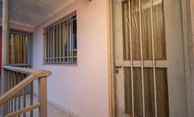 Casa de 4 dormitorios  con patio verde y cochera en Barrio Ma. Selva!