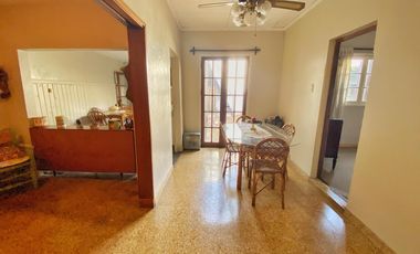 VENTA CASA 3 AMB 207 M2 VALENTIN ALSINA