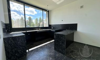 Casa en  La Magdalena - Canning