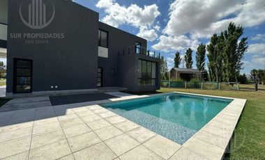 Casa en  La Magdalena - Canning