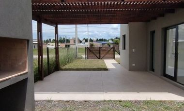 VENTA CASA A ESTRENAR 2 DORMITORIOS IBARLUCEA FINCAS DEL ROSEDAL