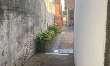 CASA EN VENTA 4 amb / mas   1 depto de 2 ambientes/o quincho  terreno propio APTO CREDITO