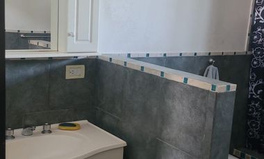 CASA EN VENTA 4 amb / mas   1 depto de 2 ambientes/o quincho  terreno propio APTO CREDITO