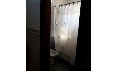 CASA EN VENTA 4 amb / mas   1 depto de 2 ambientes/o quincho  terreno propio APTO CREDITO