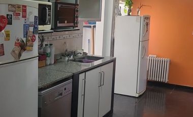 CASA EN VENTA 4 amb / mas   1 depto de 2 ambientes/o quincho  terreno propio APTO CREDITO