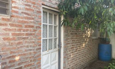 CASA EN VENTA 4 amb / mas   1 depto de 2 ambientes/o quincho  terreno propio APTO CREDITO