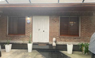 CASA EN VENTA 4 amb / mas   1 depto de 2 ambientes/o quincho  terreno propio APTO CREDITO