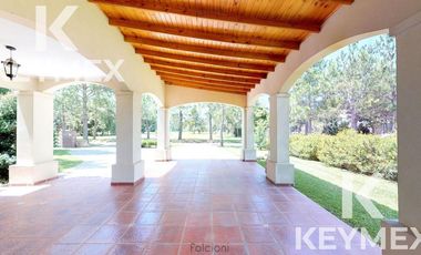 VENTA CASA DE 3 DORMITORIOS EN MIRALAGOS