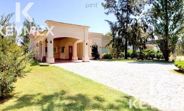 VENTA CASA DE 3 DORMITORIOS EN MIRALAGOS