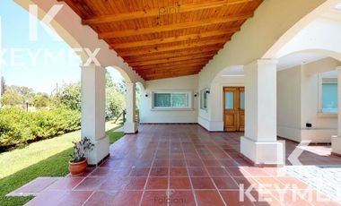 VENTA CASA DE 3 DORMITORIOS EN MIRALAGOS