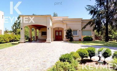 VENTA CASA DE 3 DORMITORIOS EN MIRALAGOS