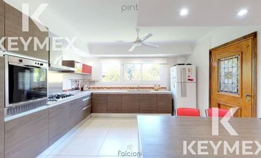 VENTA CASA DE 3 DORMITORIOS EN MIRALAGOS