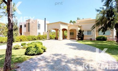 VENTA CASA DE 3 DORMITORIOS EN MIRALAGOS