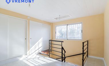 Lisandro Mendez 3400. Triplex en venta de 4 amb. Pileta. Remedios de Escalada.