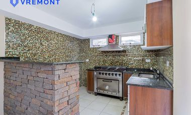 Lisandro Mendez 3400. Triplex en venta de 4 amb. Pileta. Remedios de Escalada.