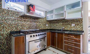 Lisandro Mendez 3400. Triplex en venta de 4 amb. Pileta. Remedios de Escalada.