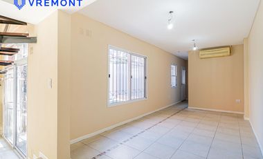 Lisandro Mendez 3400. Triplex en venta de 4 amb. Pileta. Remedios de Escalada.