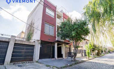 Lisandro Mendez 3400. Triplex en venta de 4 amb. Pileta. Remedios de Escalada.