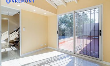 Lisandro Mendez 3400. Triplex en venta de 4 amb. Pileta. Remedios de Escalada.
