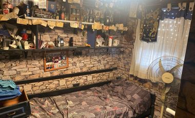 Casa en venta - 4 Dormitorios 1 Baño 1 Cochera - Quilmes