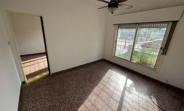 Casa en  venta 3 ambientes con jardín, galpón y espacio guardacoche, apta crédito - Wilde