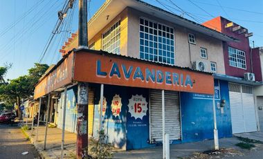 Casa en venta en Veracruz con local comercial Col. Díaz Serdán