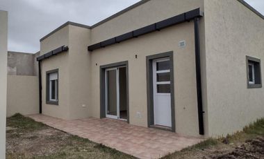 Casa en venta - 2 Dormitorios 1 Baño - Saladillo