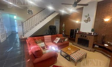 Casa en Lomas Este