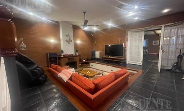 Casa en Lomas Este
